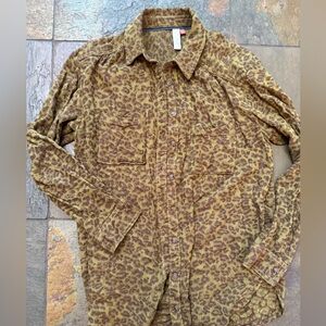 Pilcro Anthropologie Brown Leopard Print Blouse . Wool blend. Pockets. Sz small